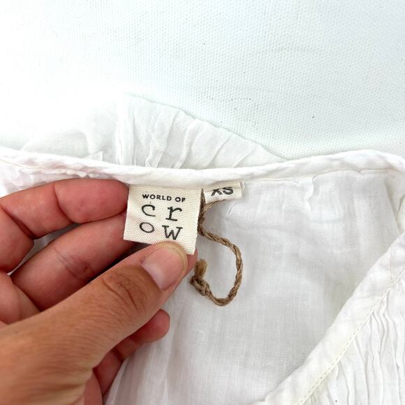 World Of Crow White Cotton Tank Top Blouse Cottagecore XS Crop Minimalist - Picture 4 of 7